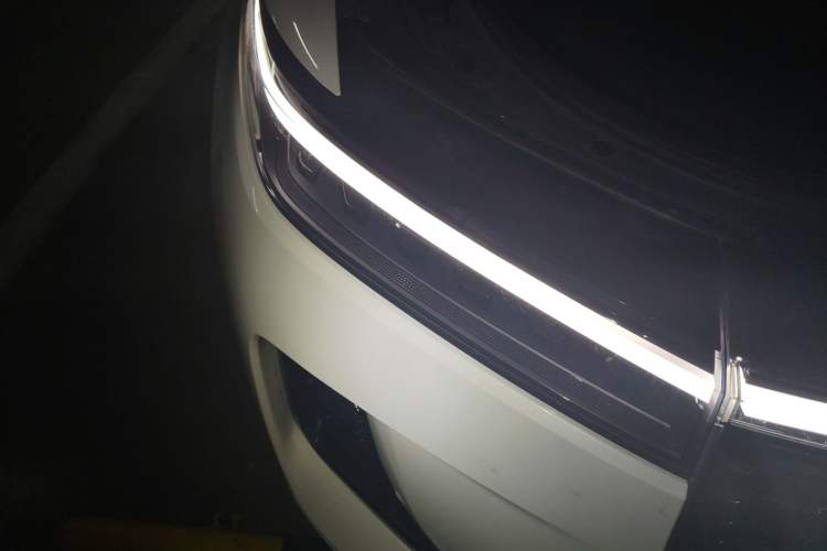 Used Li Auto ONE 2021 Extended-Range 6-Seater Version Right Front Headlight