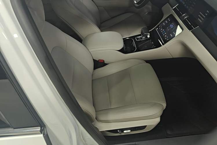 Used Li Auto ONE 2021 Extended-Range 6-Seater Version Right Front Seat