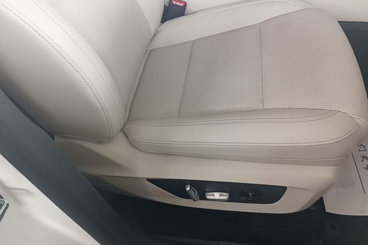 Used Li Auto ONE 2021 Extended-Range 6-Seater Version Right Front Seat