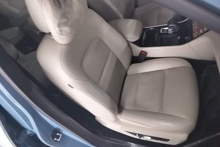Used Li Auto ONE 2021 Extended-Range 6-Seater Version Right Front Seat