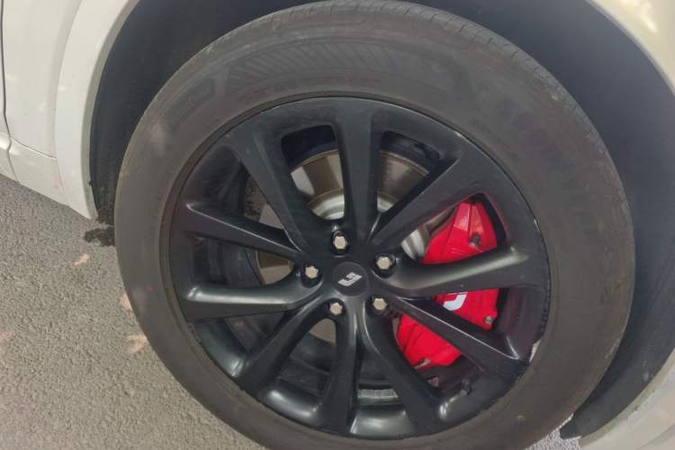 Used Li Auto ONE 2021 Extended-Range 6-Seater Version Right Front Wheel Hub