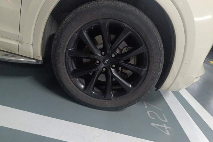 Used Li Auto ONE 2021 Extended-Range 6-Seater Version Right Front Wheel Hub