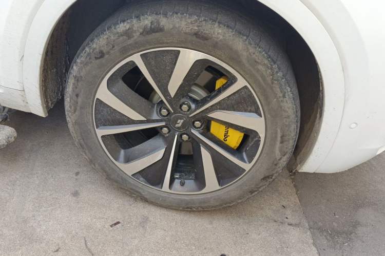Used Li Auto ONE 2021 Extended-Range 6-Seater Version Right Front Wheel Hub