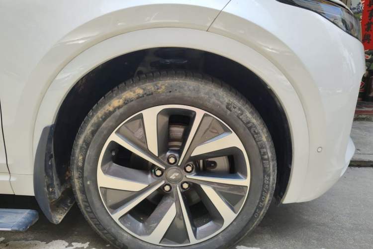 Used Li Auto ONE 2021 Extended-Range 6-Seater Version Right Front Wheel Hub