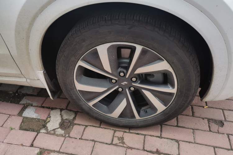 Used Li Auto ONE 2021 Extended-Range 6-Seater Version Right Front Wheel Hub