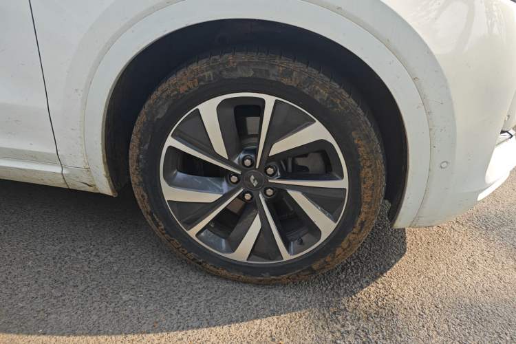 Used Li Auto ONE 2021 Extended-Range 6-Seater Version Right Front Wheel Hub