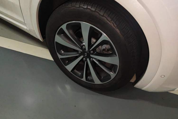 Used Li Auto ONE 2021 Extended-Range 6-Seater Version Right Front Wheel Hub