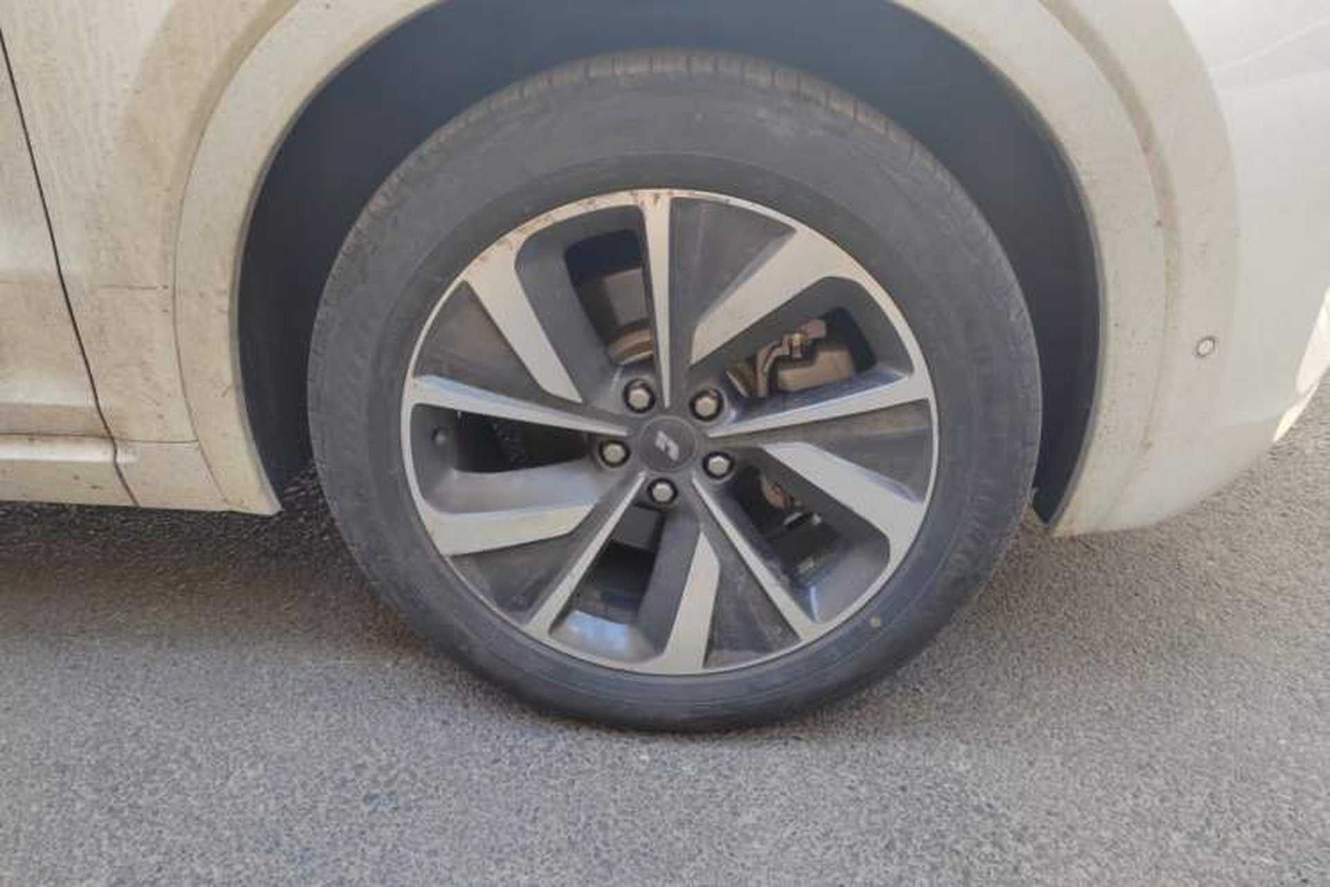 Used Li Auto ONE 2021 Extended-Range 6-Seater Version Right Front Wheel Hub