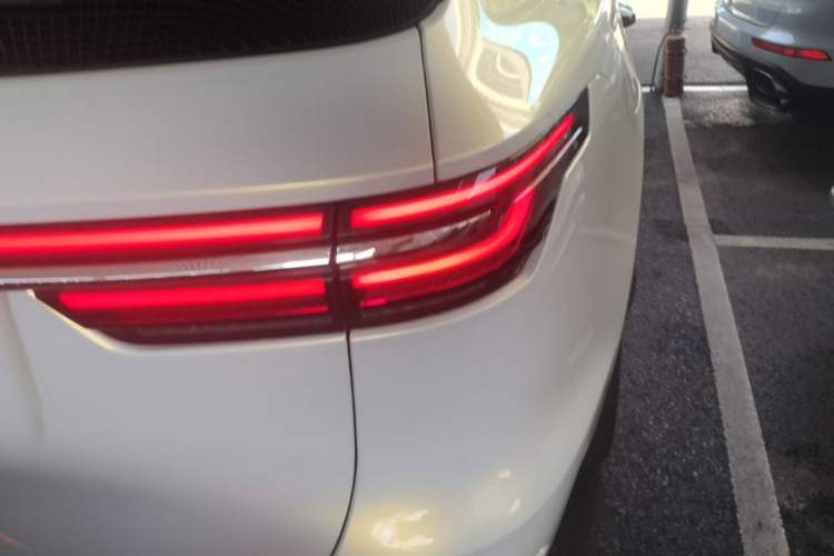 Used Li Auto ONE 2021 Extended-Range 6-Seater Version Right Rear Taillight