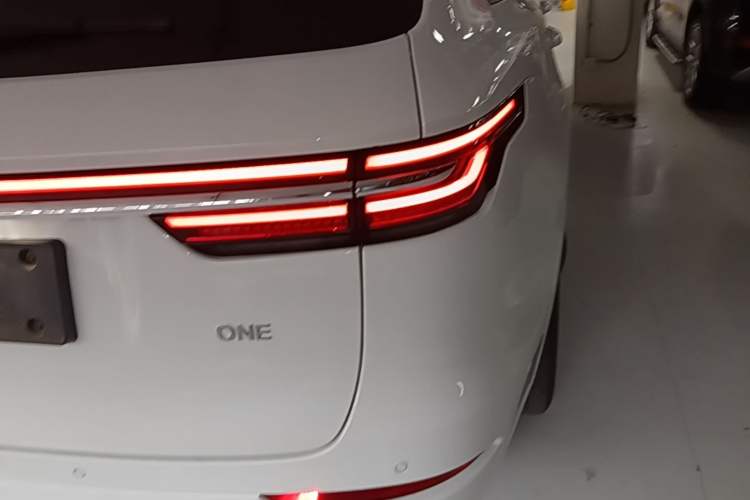 Used Li Auto ONE 2021 Extended-Range 6-Seater Version Right Rear Taillight