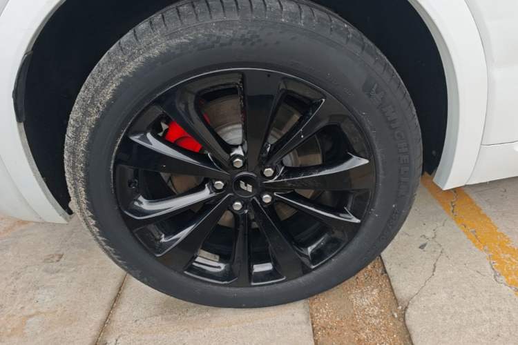 Used Li Auto ONE 2021 Extended-Range 6-Seater Version Right Rear Wheel Hub