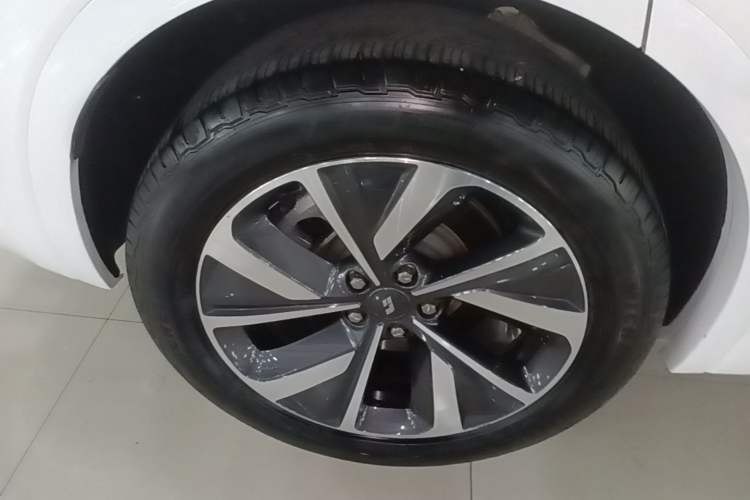 Used Li Auto ONE 2021 Extended-Range 6-Seater Version Right Rear Wheel Hub