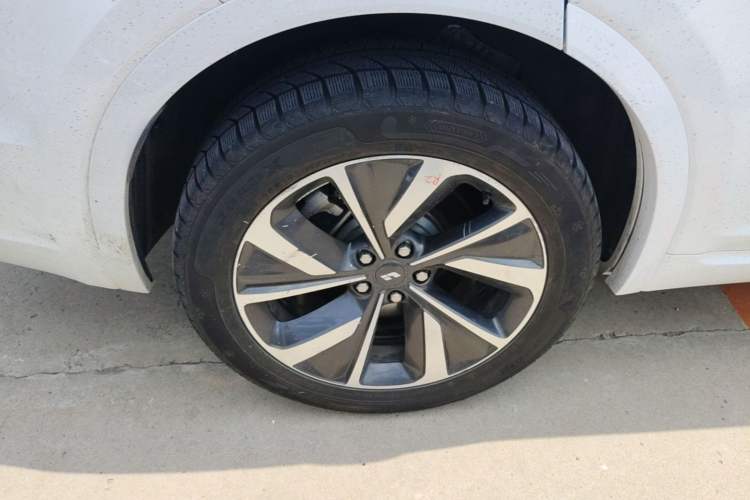 Used Li Auto ONE 2021 Extended-Range 6-Seater Version Right Rear Wheel Hub
