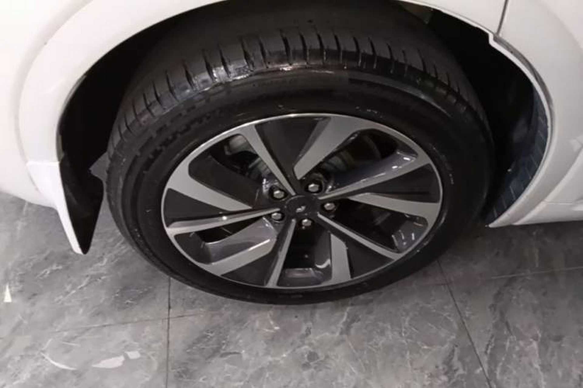 Used Li Auto ONE 2021 Extended-Range 6-Seater Version Right Rear Wheel Hub