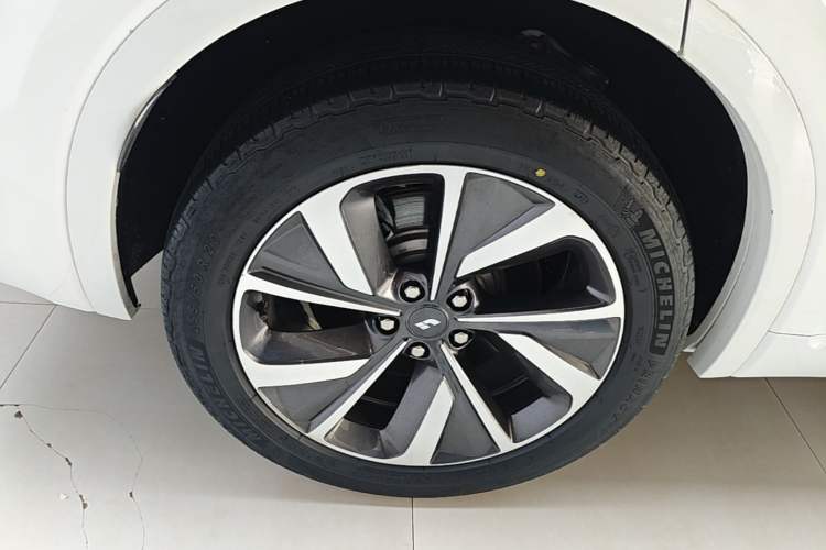 Used Li Auto ONE 2021 Extended-Range 6-Seater Version Right Rear Wheel Hub