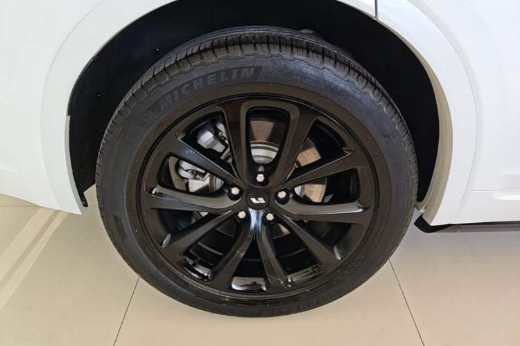 Used Li Auto ONE 2021 Extended-Range 6-Seater Version Right Rear Wheel Hub