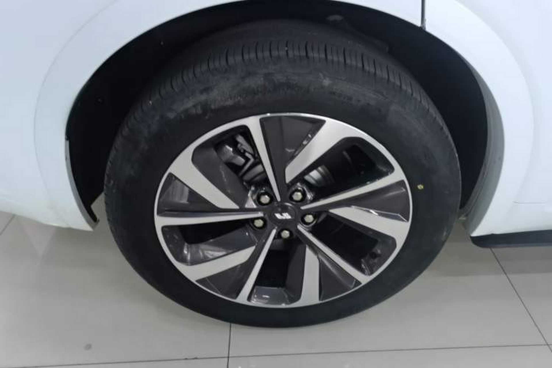 Used Li Auto ONE 2021 Extended-Range 6-Seater Version Right Rear Wheel Hub