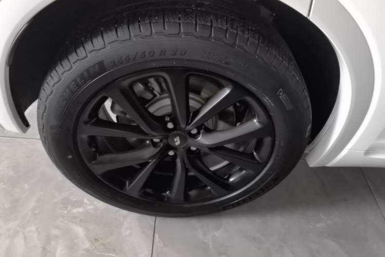 Used Li Auto ONE 2021 Extended-Range 6-Seater Version Right Rear Wheel Hub