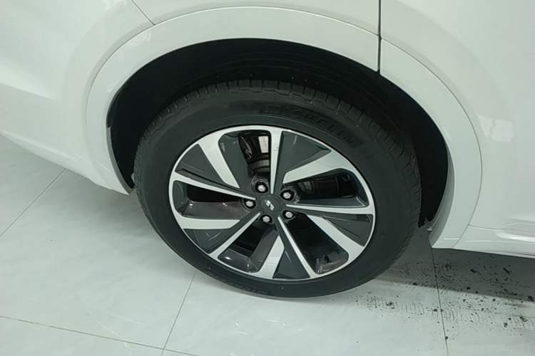 Used Li Auto ONE 2021 Extended-Range 6-Seater Version Right Rear Wheel Hub