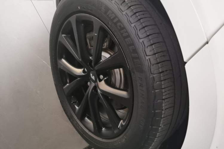 Used Li Auto ONE 2021 Extended-Range 6-Seater Version Right Rear Wheel Hub