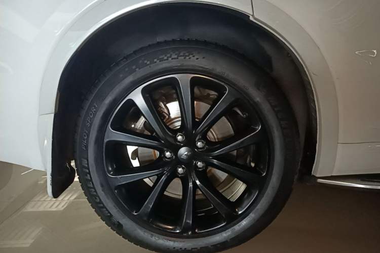 Used Li Auto ONE 2021 Extended-Range 6-Seater Version Right Rear Wheel Hub