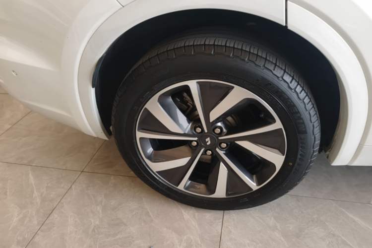 Used Li Auto ONE 2021 Extended-Range 6-Seater Version Right Rear Wheel Hub