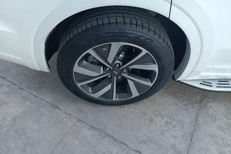 Used Li Auto ONE 2021 Extended-Range 6-Seater Version Right Rear Wheel Hub