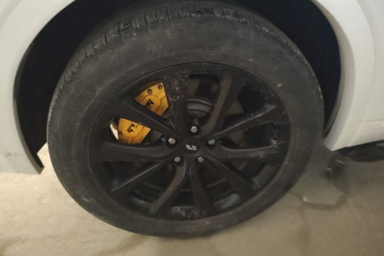 Used Li Auto ONE 2021 Extended-Range 6-Seater Version Right Rear Wheel Hub
