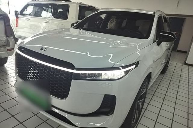 Ojetý Li Auto ONE 2021 Extended-Range 6-Seater Version