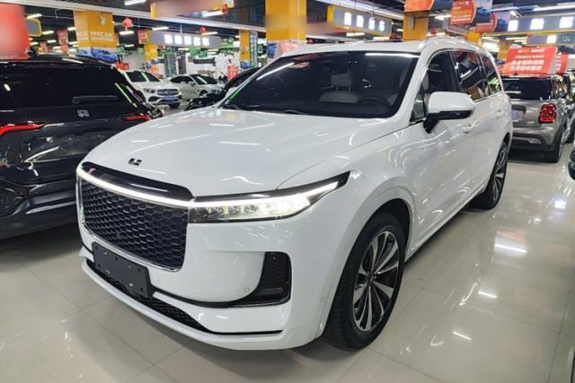 Ojetý Li Auto ONE 2021 Extended-Range 6-Seater Version