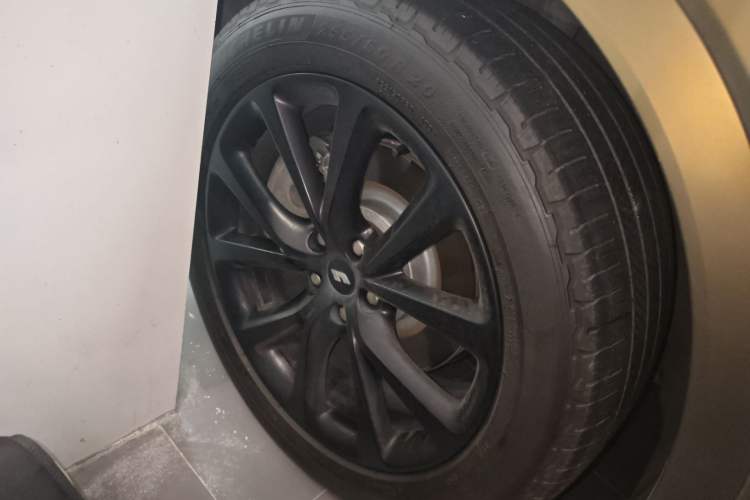Used Li Auto ONE 2021 Extended-Range 6-Seater Version Left Front Wheel Hub