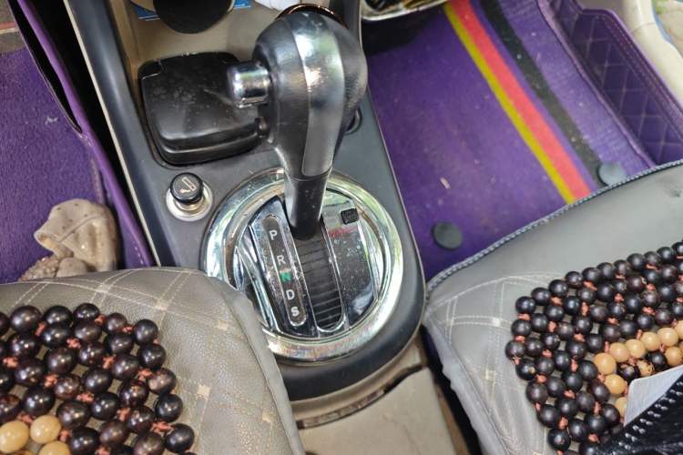 Used Lifan Auto 320 2011 1.3L CVT Deluxe Edition Gear Lever