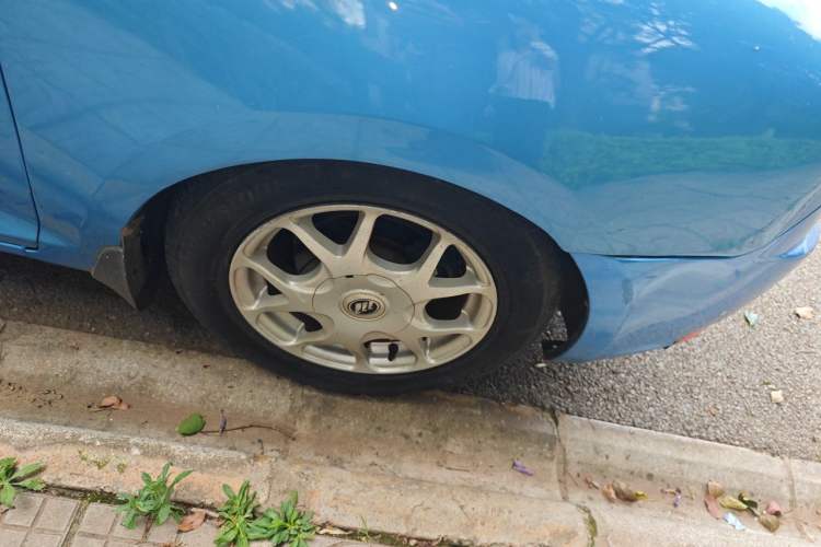 Used Lifan Auto 320 2011 1.3L CVT Deluxe Edition Right Front Wheel Hub