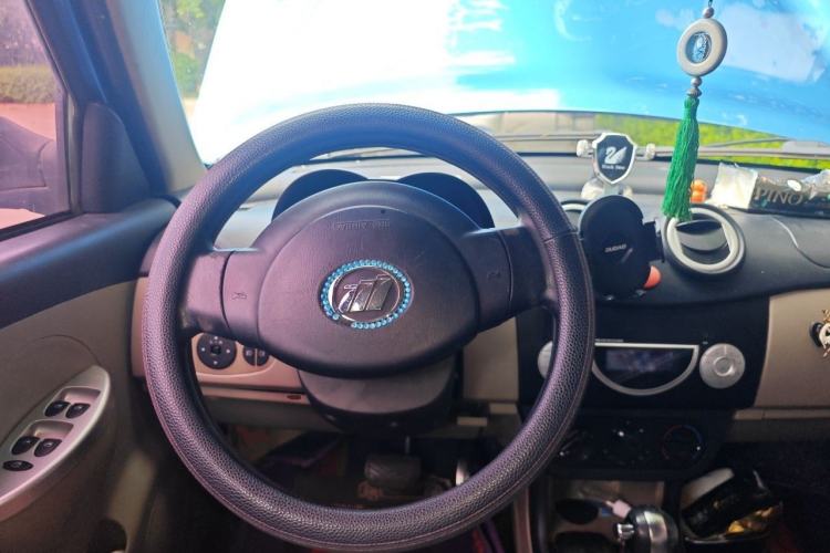 Used Lifan Auto 320 2011 1.3L CVT Deluxe Edition Steering Wheel
