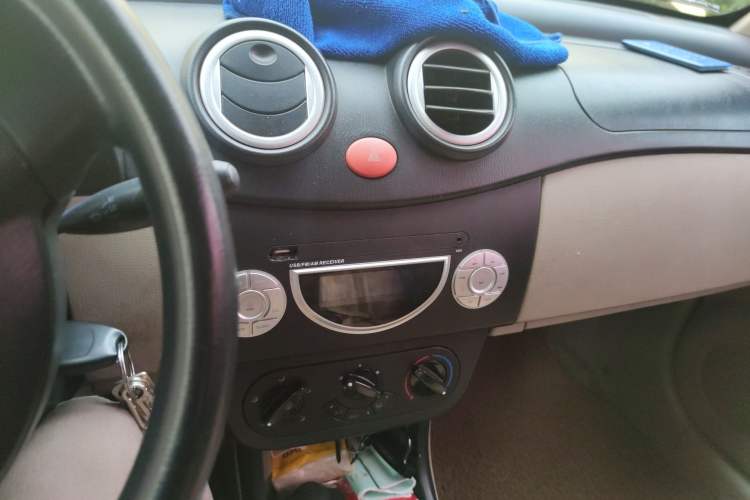 Used Lifan Auto 320 2011 Snow Edition 1.3L Standard Model Audio And AC Panel