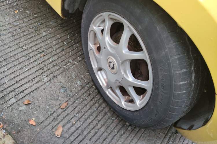 Used Lifan Auto 320 2011 Snow Edition 1.3L Standard Model Right Front Wheel Hub