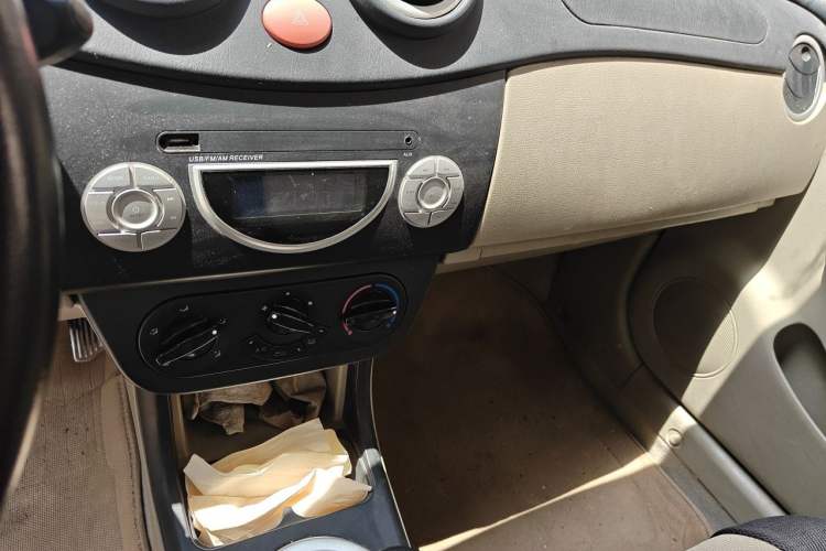 Used Lifan Auto 320 2012 Champion Edition 1.3L Manual CoolDrive Model Audio And AC Panel