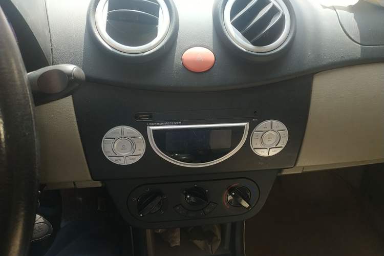 Used Lifan Auto 320 2012 Champion Edition 1.3L Manual CoolDrive Model Audio And AC Panel