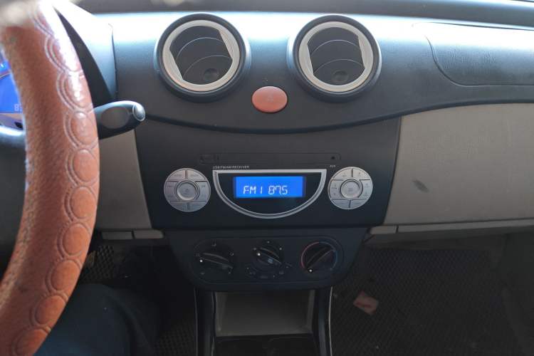 Used Lifan Auto 320 2012 Champion Edition 1.3L Manual CoolDrive Model Audio And AC Panel