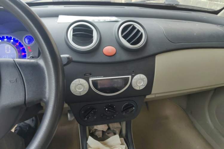 Used Lifan Auto 320 2012 Champion Edition 1.3L Manual CoolDrive Model Audio And AC Panel