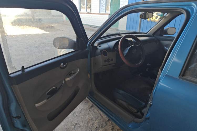 Used Lifan Auto 320 2012 Champion Edition 1.3L Manual CoolDrive Model Driver Seat