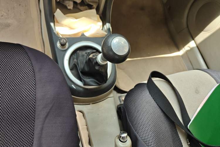 Used Lifan Auto 320 2012 Champion Edition 1.3L Manual CoolDrive Model Gear Lever