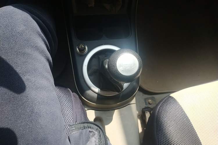 Used Lifan Auto 320 2012 Champion Edition 1.3L Manual CoolDrive Model Gear Lever