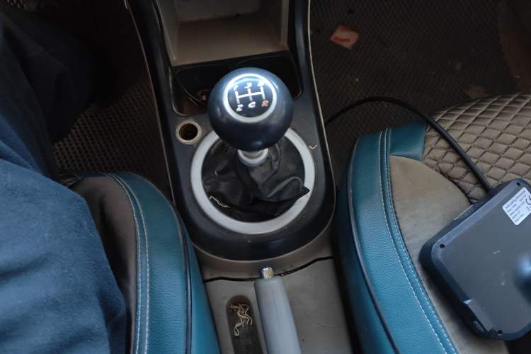 Used Lifan Auto 320 2012 Champion Edition 1.3L Manual CoolDrive Model Gear Lever