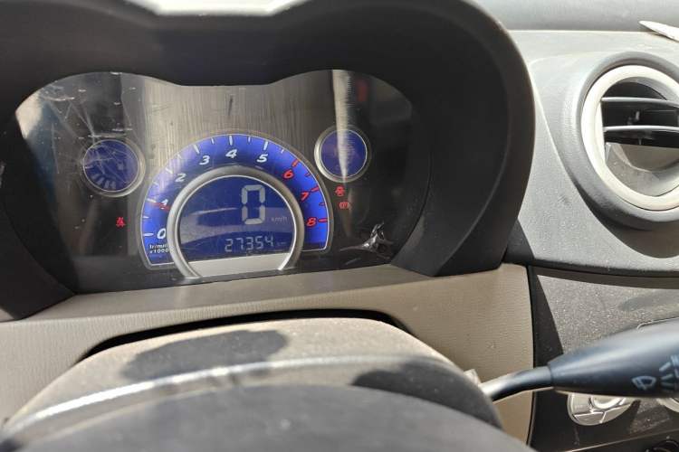 Used Lifan Auto 320 2012 Champion Edition 1.3L Manual CoolDrive Model Odometer Close Up
