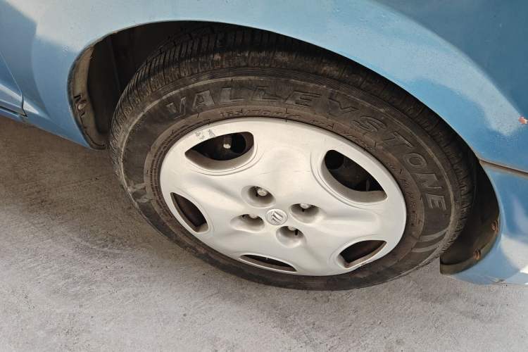Used Lifan Auto 320 2012 Champion Edition 1.3L Manual CoolDrive Model Right Front Wheel Hub