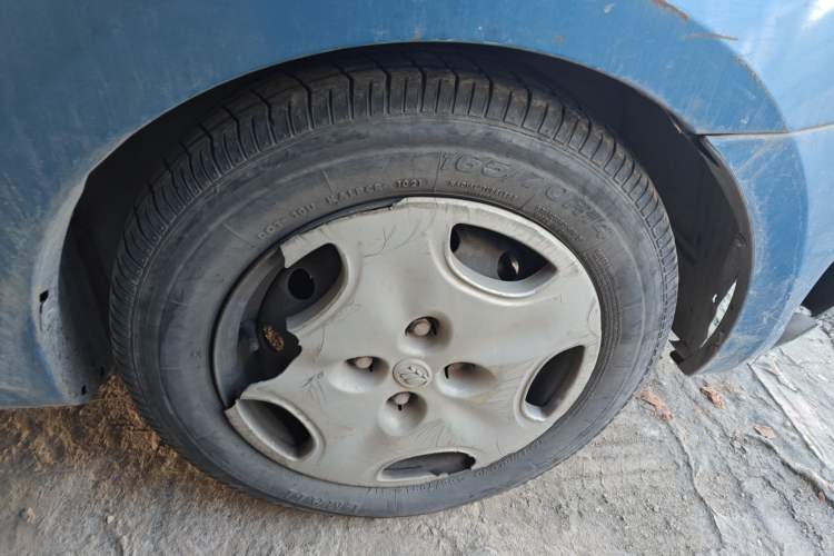 Used Lifan Auto 320 2012 Champion Edition 1.3L Manual CoolDrive Model Right Front Wheel Hub