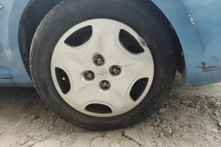 Used Lifan Auto 320 2012 Champion Edition 1.3L Manual CoolDrive Model Right Front Wheel Hub