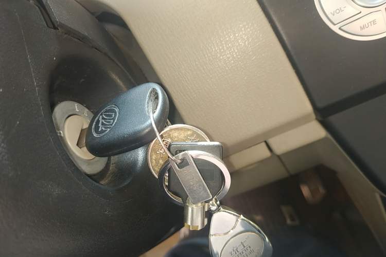 Used Lifan Auto 320 2012 Champion Edition 1.3L Manual CoolDrive Model Vehicle Key