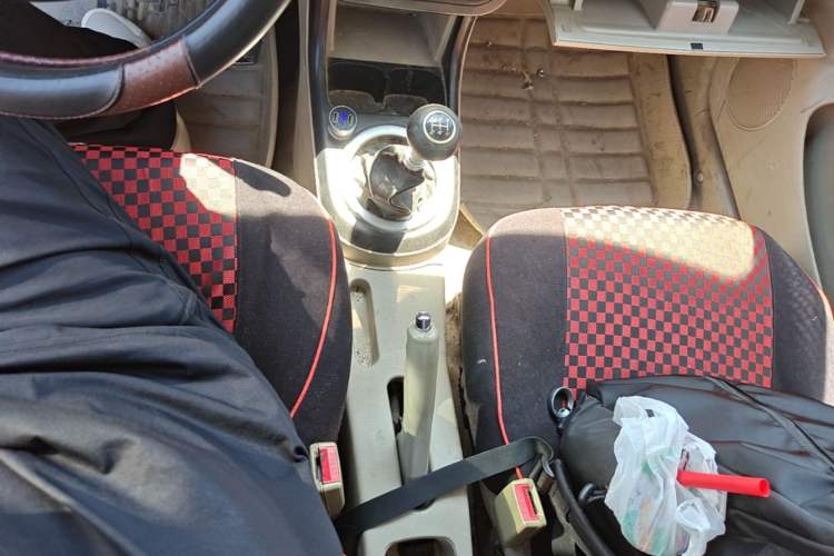 Used Lifan Auto 320 2012 Champion Edition 1.3L Manual CoolDrive Model Gear Lever